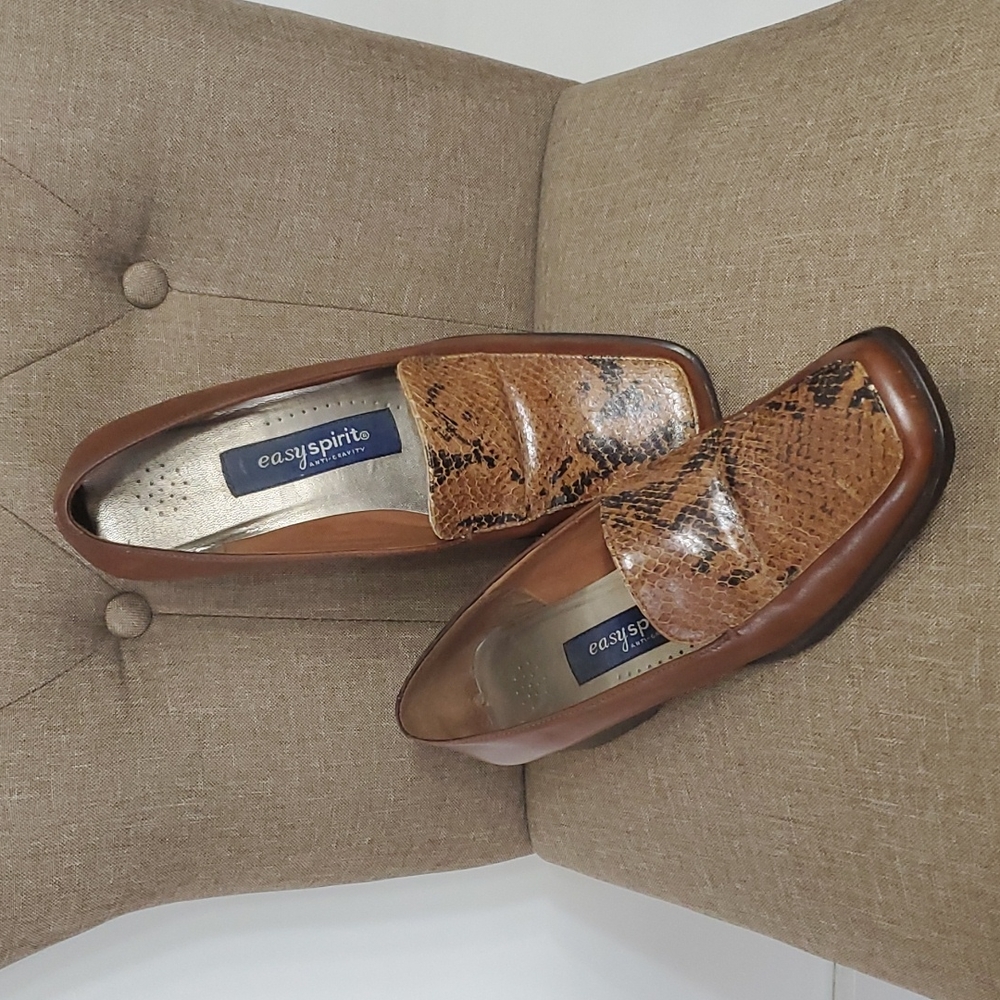 Easy Spirit Brown Snake Print Loafers 8.5